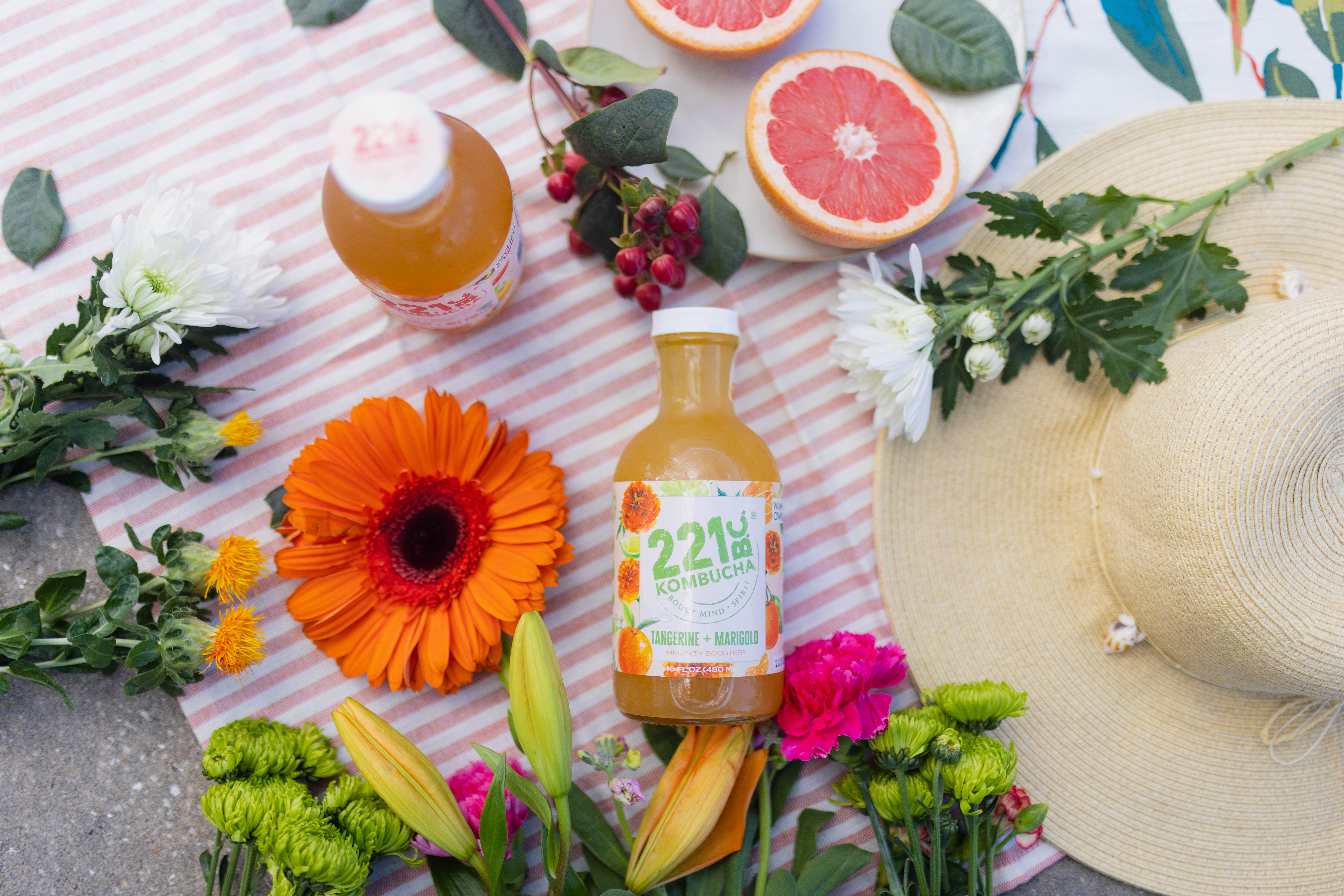 Sip & Bloom: The Beauty of Flowers in Kombucha